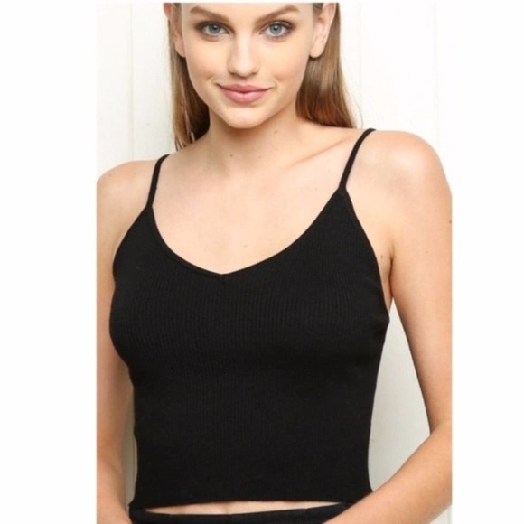 Brandy Melville Tops - Brandy Melville Black ribbed cropped tank top OS